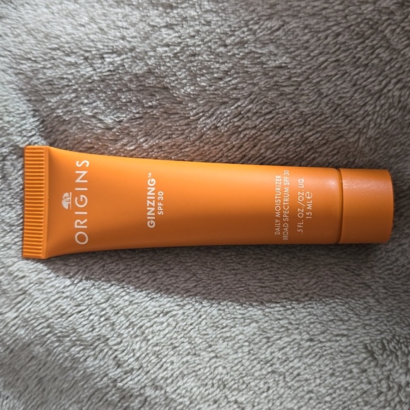 ORIGINS GINZING SPF 30 DAILY MOISTURIZER SUNSCREEN. - Picture 10 of 10